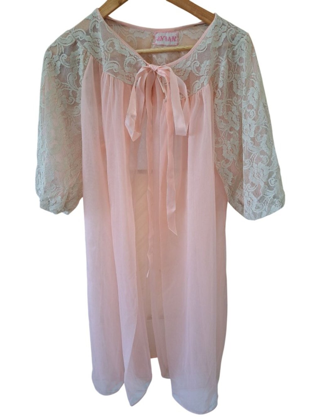 Vintage Union Made Pink Chiffon Lace Robe Avian Sheer  Ribbon Tie Floral Lace M